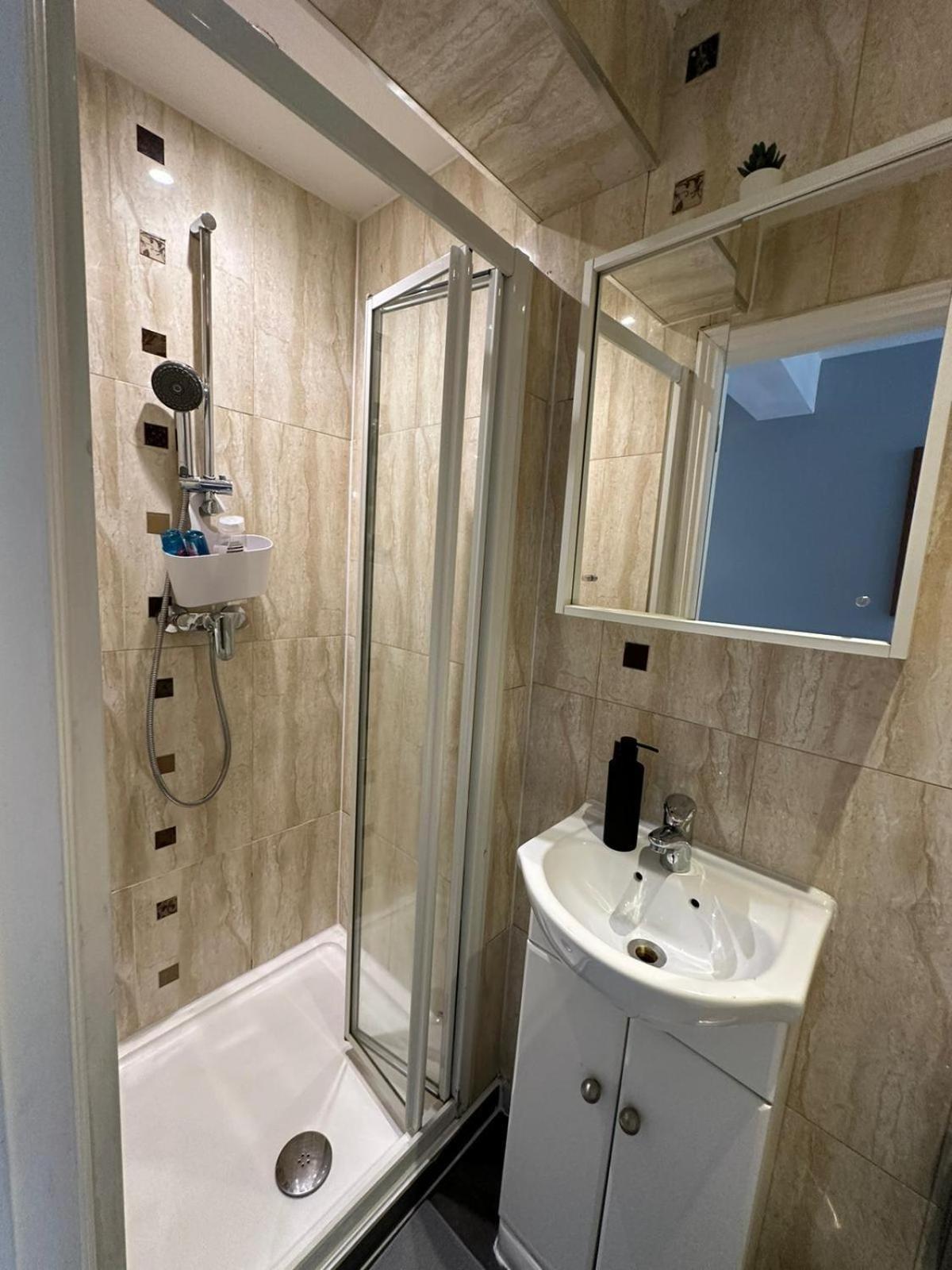 Cosy 2 Bedrooms Apartment 伦敦 外观 照片